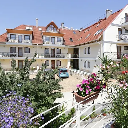 아파트 Club Unicum